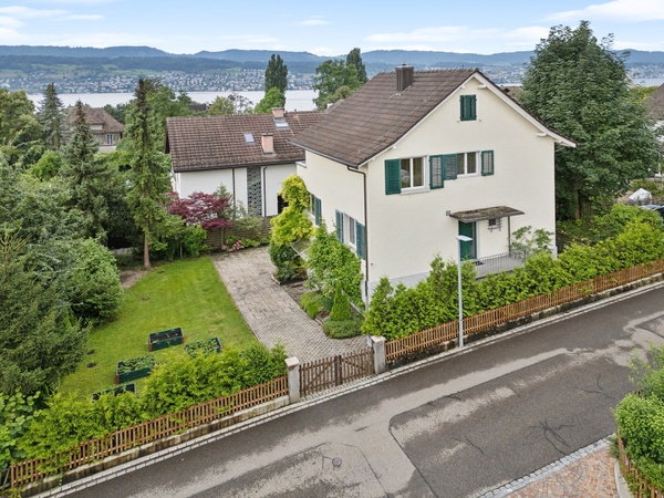 Freistehendes 6 ½-Zimmer-Einfamilienhaus an ruhiger und zentraler Lage